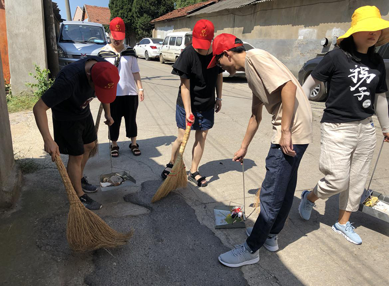 “清洁家园迎军运  党员干部进社区”活动　第十二期
